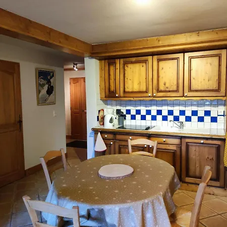 Apartment Spacieux T3, 6 Pers, Calme, Balcon, Parking, Casier A Skis, Navette A 150m - Fr-1-572-278